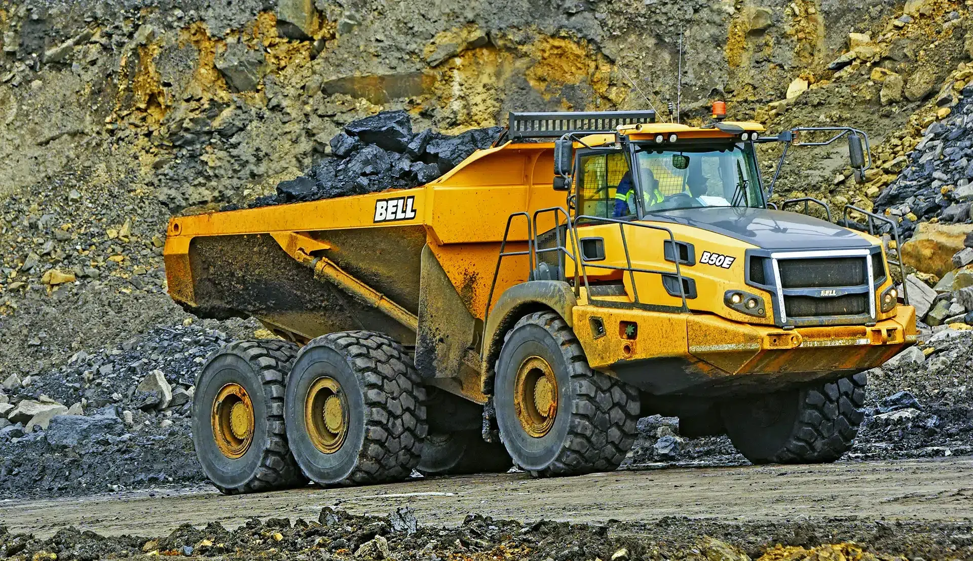 Class-leading Bell suspension delivers greater driving comfort and productivity