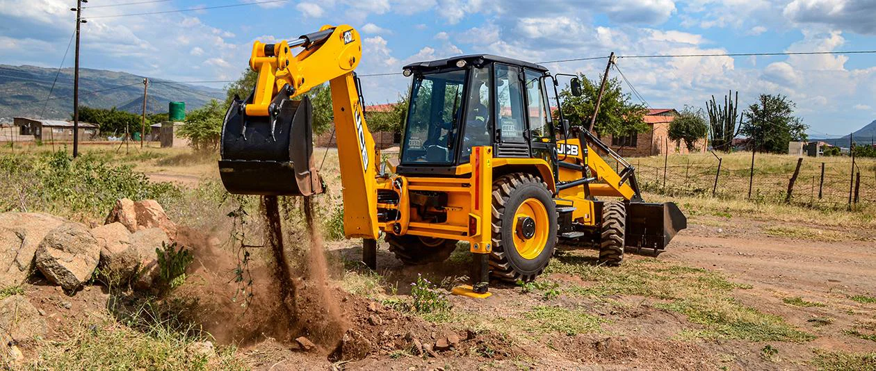 Local contractor grows his fleet with a new JCB 3CX Global