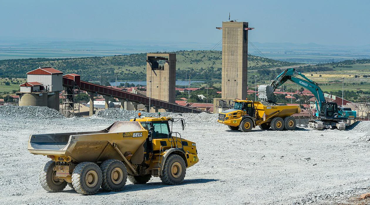 Kobelco Excavators and pre-owned B30Es are gold for Phakamisa
